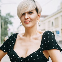 короткая женская стрижка кудрявые волосы